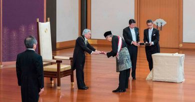 Malaysia PM Mahathir receives one of Japan’s highest awards for strengthening relations