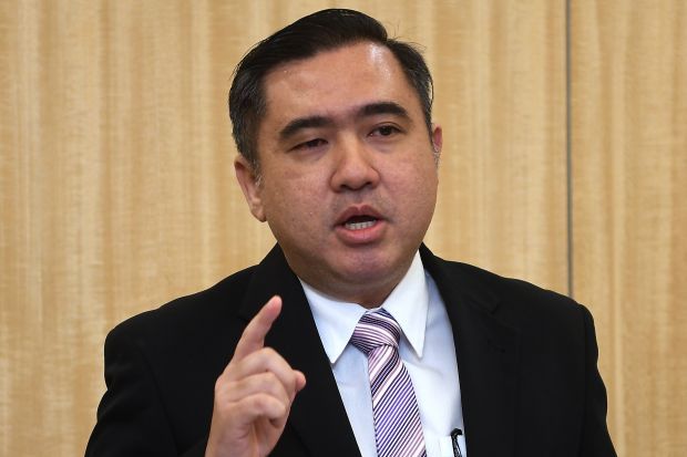 Malaysia invites China's Cosco to set up transshipment hub