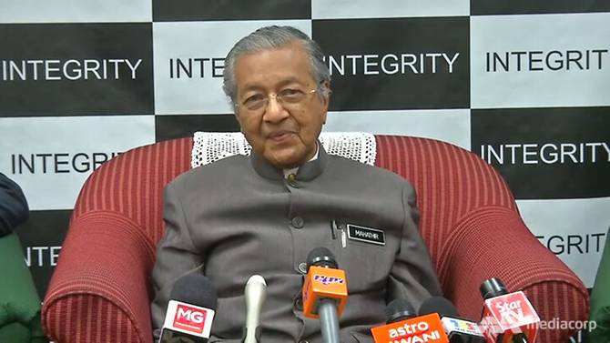 Malaysia's laws must spell out what is considered insulting to monarchy: PM Mahathir