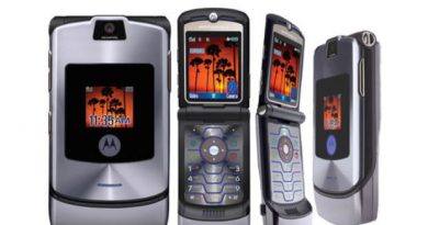 The Motorola Razr could make a comeback as a folding screen smartphone