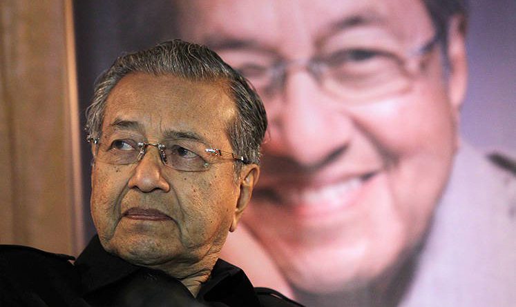 Malaysia sells jumbo yen bond in Mahathir debut after vote