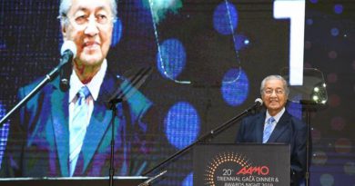 Dr M: I will try not to let the nation flounder and fall, and lose dignity