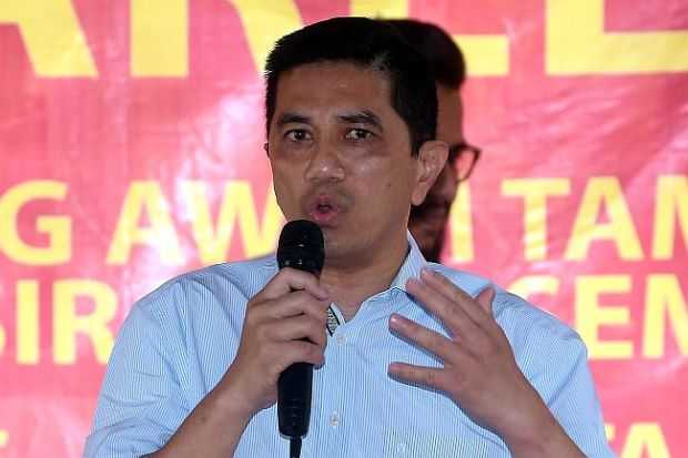 Azmin: Govt adopts open, transparent approach to protect Tabung Haji depositors Read more at https://www.thestar.com.my/news/nation/2019/04/09/azmin-govt-adopts-open-and-transparent-approach-in