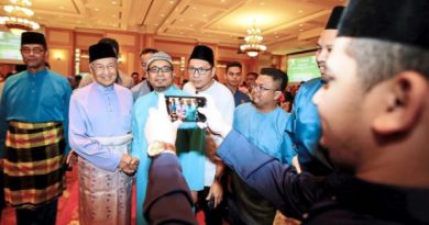 Many of today’s gadgets are beyond Dr M