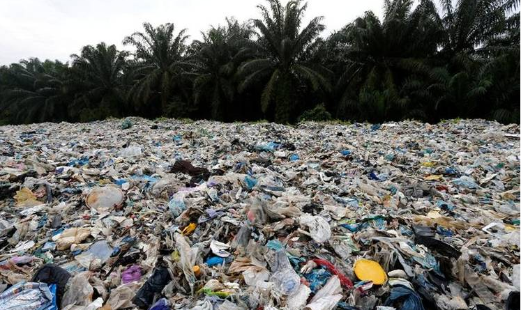 Malaysia, flooded with plastic waste, to send back some scrap to source