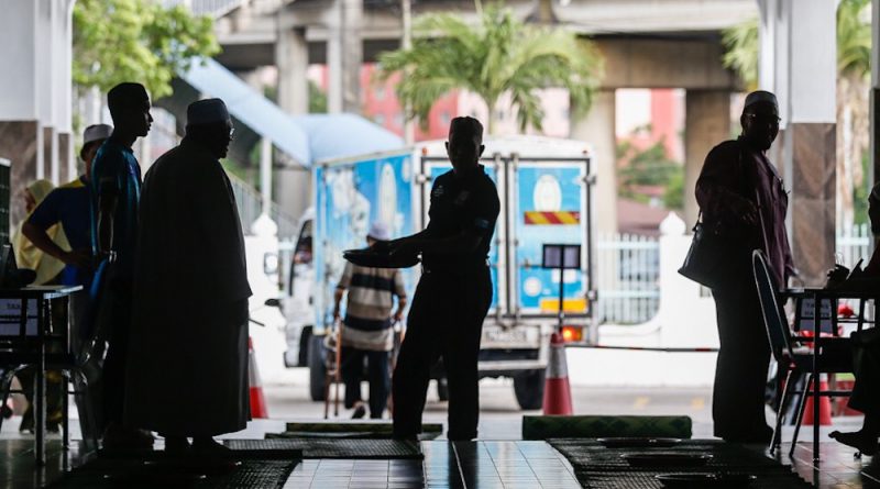 Segamat council officers go undercover as cooks, secretly photograph non-fasting Muslims
