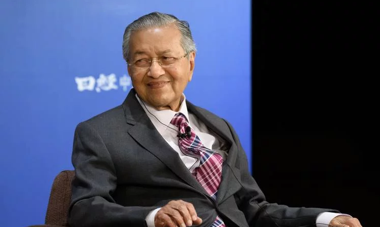 Dr Mahathir reaffirms promise to hand over premiership to Anwar