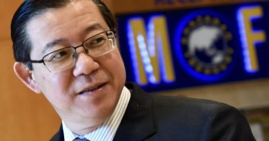 Lim: Drop in nation’s overall debts
