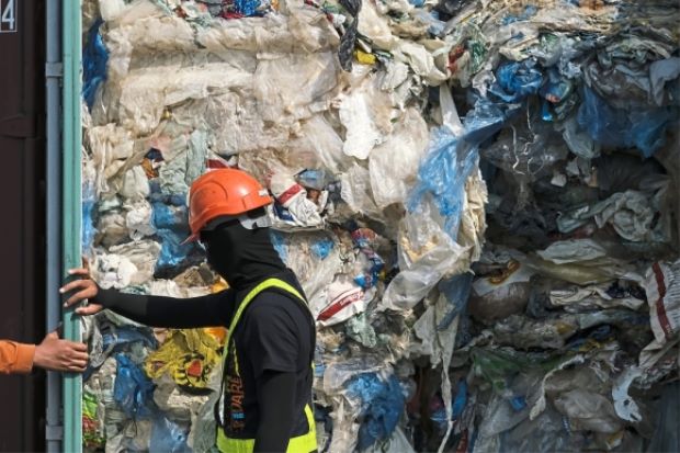 ‘We’ll work with Malaysia on waste issue’