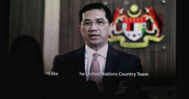 Azmin: Govt can save up to RM739m by cutting red tape