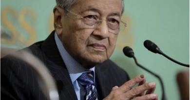Historic, says Mahathir, after ‘Undi 18’ constitutional amendment receives bipartisan support