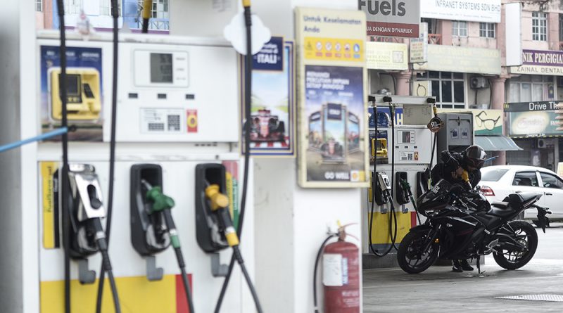 Petrol subsidy for eligible Malaysians: Government decides ‘cash is king’