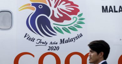 Tourism minister says Visit Malaysia Year 2020 logo original, dismisses 'grammatical error'