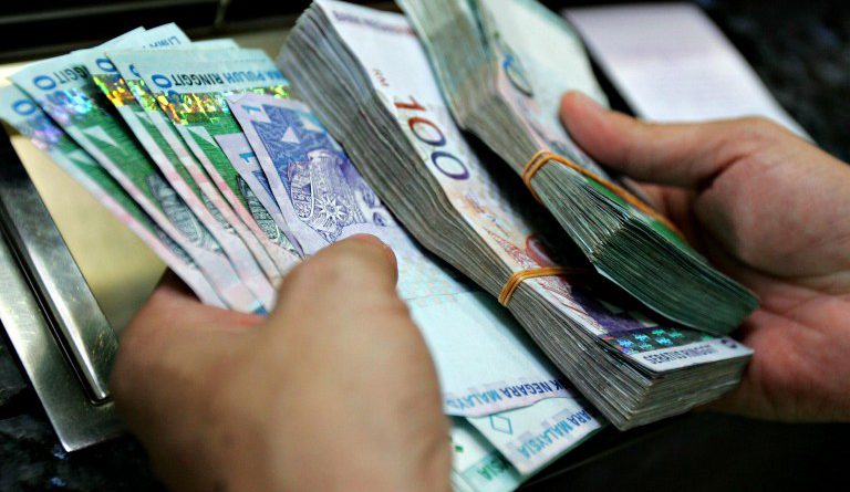 Govt loses RM3-RM5b due to revenue leakages at entry borders