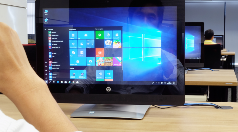 How to record your screen on a Windows 10 computer using the built-in ‘Game Bar’ feature