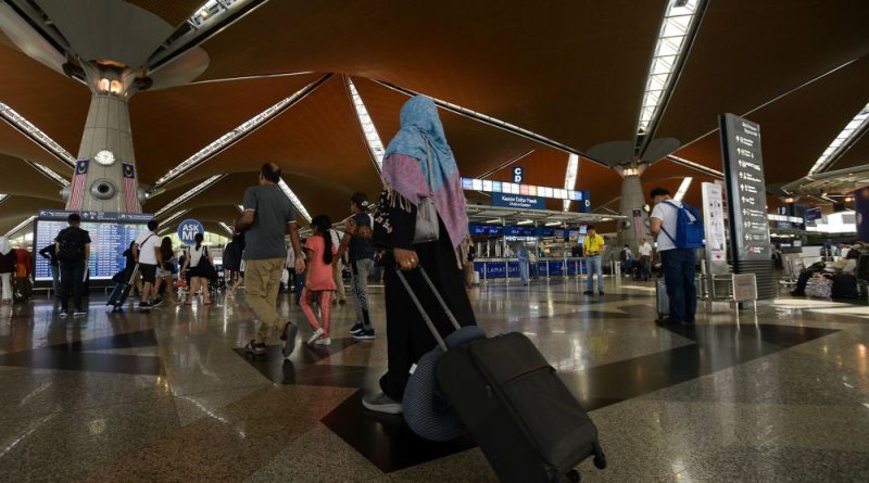 KLIA systems down, travellers told to arrive four hours earlier