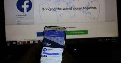 Facebook to stop news headline changes from advertisers
