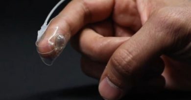 Synthetic skin could bring the sensation of touch to virtual worlds