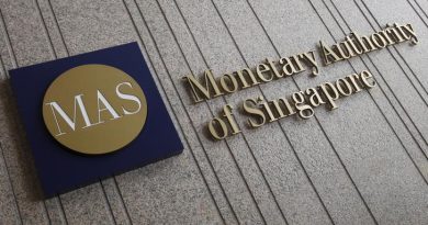 Singapore eases monetary policy, avoids recession