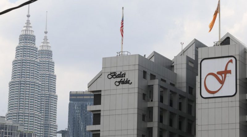 Felda sues ex-chairmen, 19 others over dubious Jalan Semarak land deal