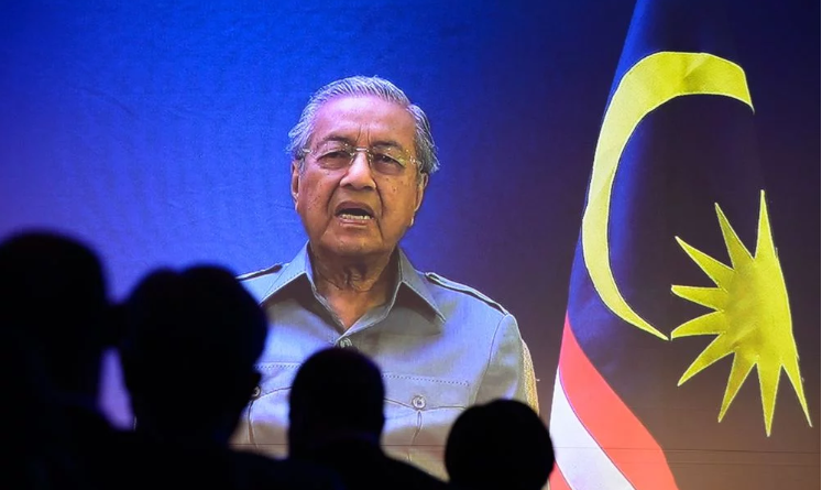 Leaders must show excellent capability, avoid having integrity questioned, says Tun M