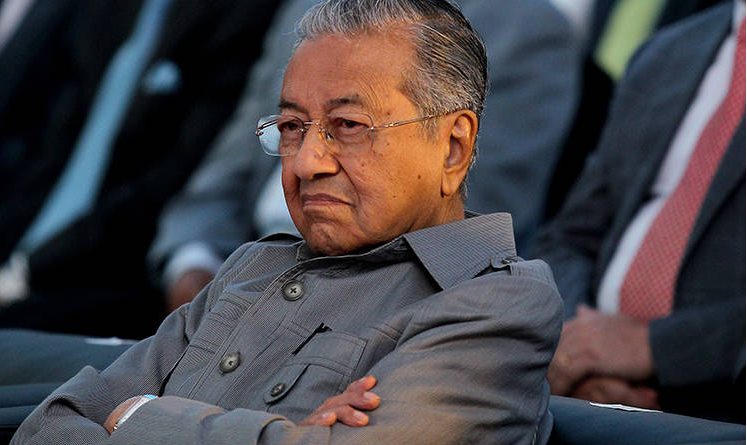 Fresh out of power, 94-year-old Mahathir plots Malaysia comeback