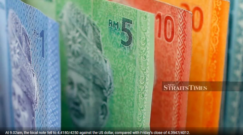Ringgit falls to 4.418 against US dollar